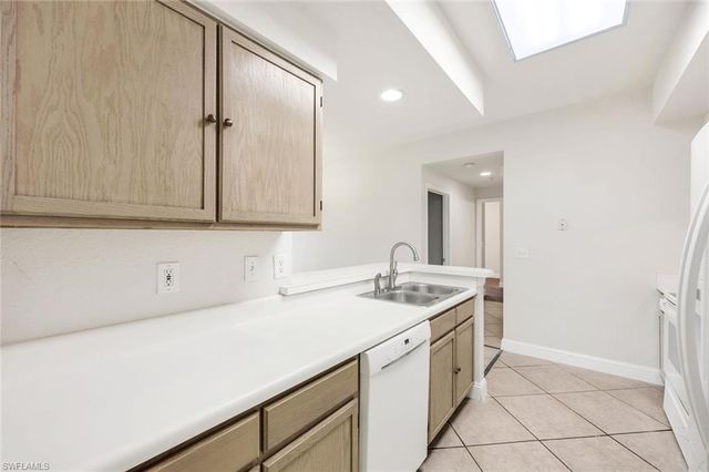 4620 Saint Croix LN # 911, Naples, FL 34109