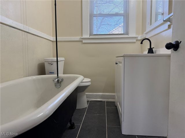 838 Woodbine Avenue SE, Warren, OH 44484