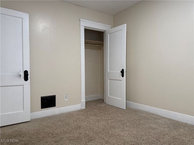 838 Woodbine Avenue SE, Warren, OH 44484