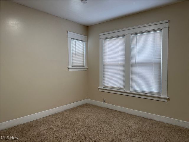 838 Woodbine Avenue SE, Warren, OH 44484