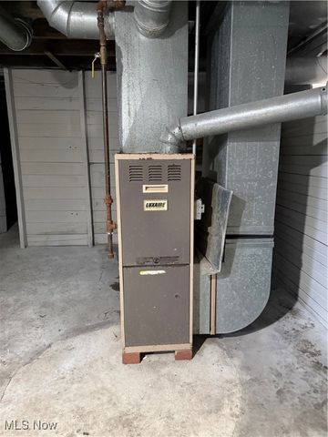 838 Woodbine Avenue SE, Warren, OH 44484