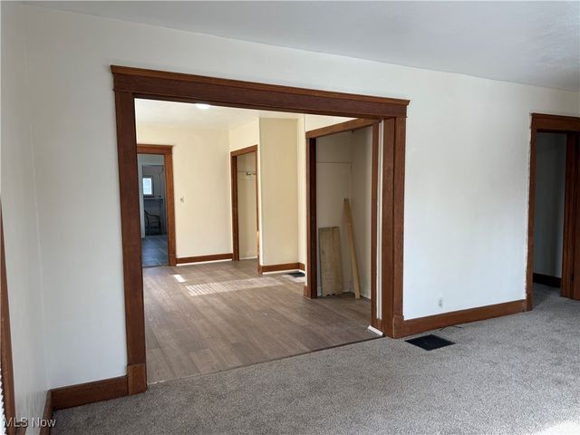 838 Woodbine Avenue SE, Warren, OH 44484