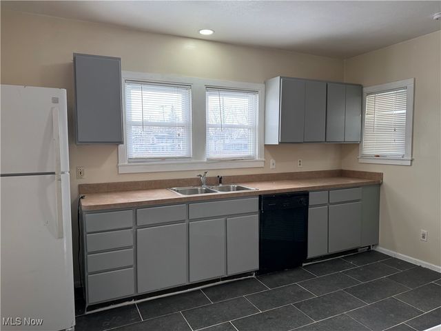 838 Woodbine Avenue SE, Warren, OH 44484