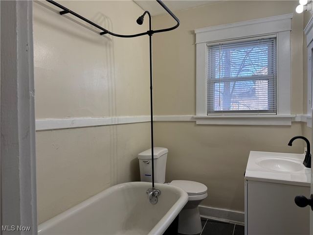 838 Woodbine Avenue SE, Warren, OH 44484