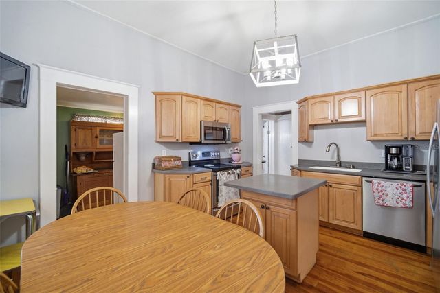 1201 W REYNOLDS STREET, Plant City, FL 33563