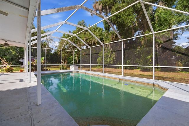1201 W REYNOLDS STREET, Plant City, FL 33563