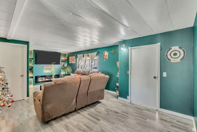 286 N LIONEL ST, North Salt Lake, UT 84054