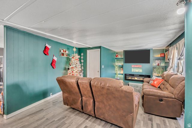 286 N LIONEL ST, North Salt Lake, UT 84054