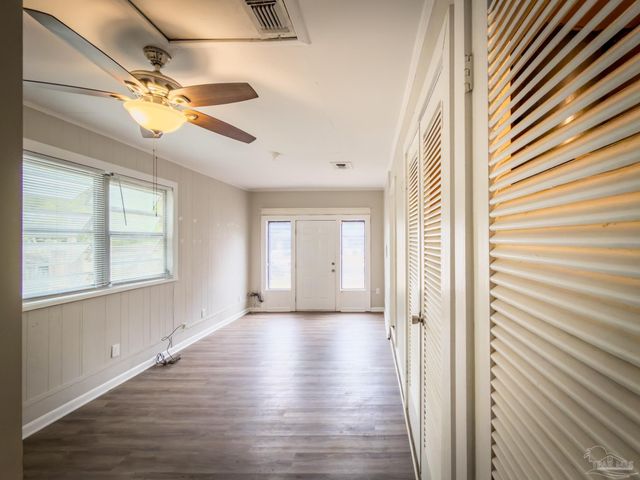 911 Springbrook Ave, Pensacola, FL 32505