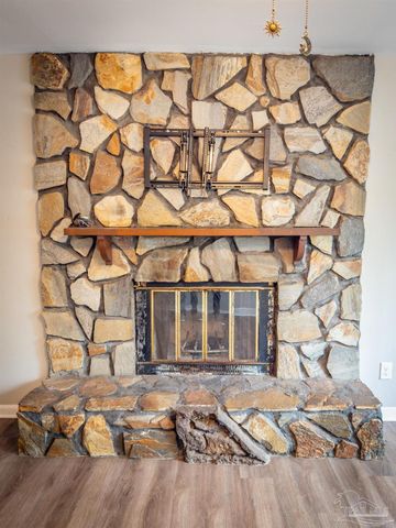 911 Springbrook Ave, Pensacola, FL 32505