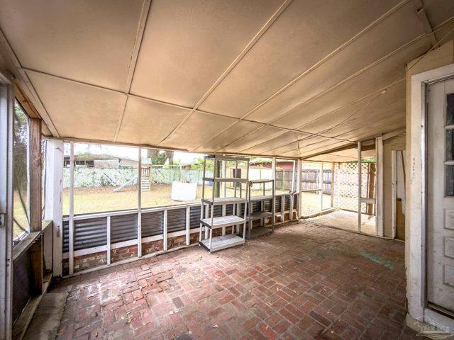 911 Springbrook Ave, Pensacola, FL 32505