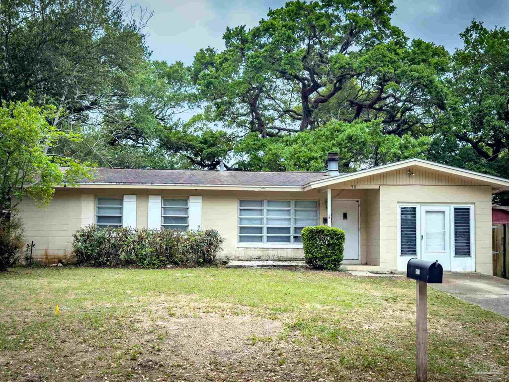 911 Springbrook Ave, Pensacola, FL 32505