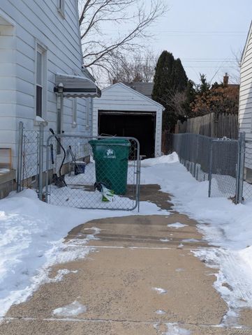 21767 Normandy Avenue, Eastpointe, MI 48021