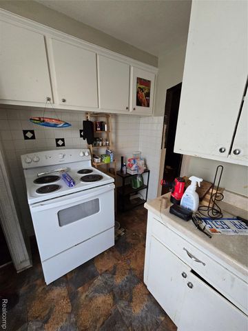 21767 Normandy Avenue, Eastpointe, MI 48021