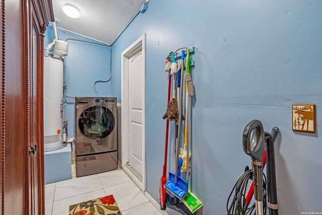 250 Springwood Ln, San Antonio, TX 78216