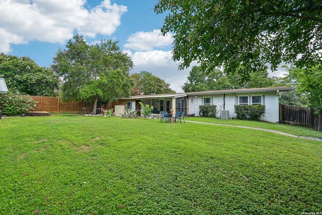 250 Springwood Ln, San Antonio, TX 78216