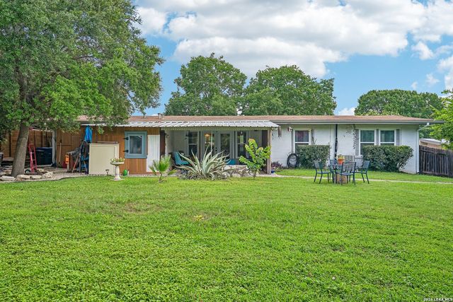 250 Springwood Ln, San Antonio, TX 78216