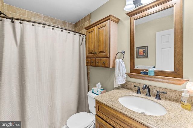 4462 WOODCREST DR, Elizabethtown, PA 17022