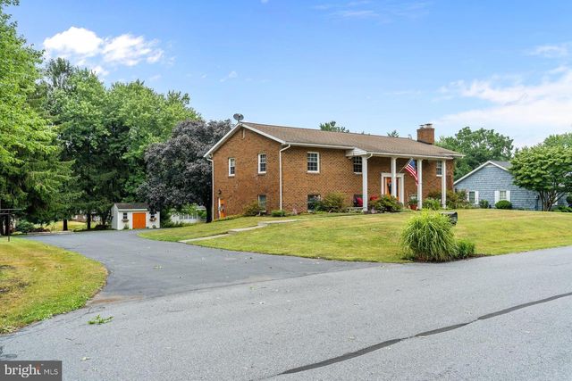 4462 WOODCREST DR, Elizabethtown, PA 17022