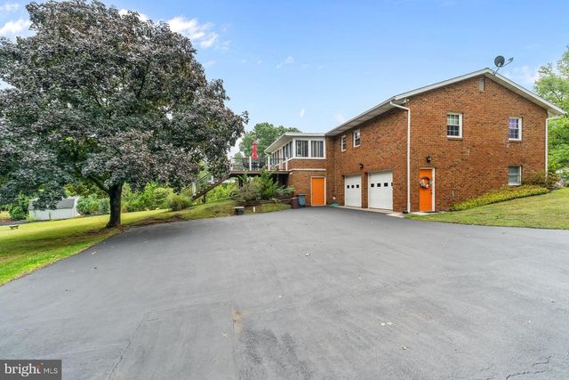 4462 WOODCREST DR, Elizabethtown, PA 17022