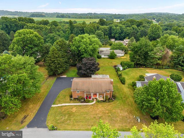 4462 WOODCREST DR, Elizabethtown, PA 17022