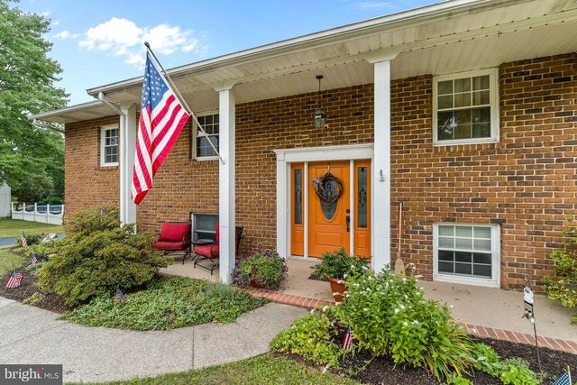 4462 WOODCREST DR, Elizabethtown, PA 17022