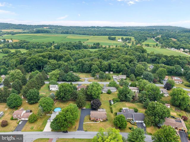 4462 WOODCREST DR, Elizabethtown, PA 17022