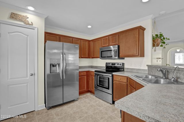 400 Blue Pennant Court, Sneads Ferry, NC 28460