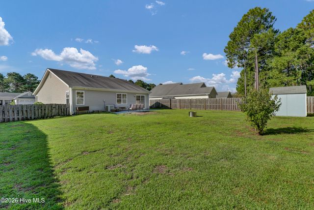 400 Blue Pennant Court, Sneads Ferry, NC 28460
