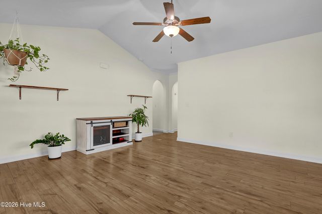 400 Blue Pennant Court, Sneads Ferry, NC 28460