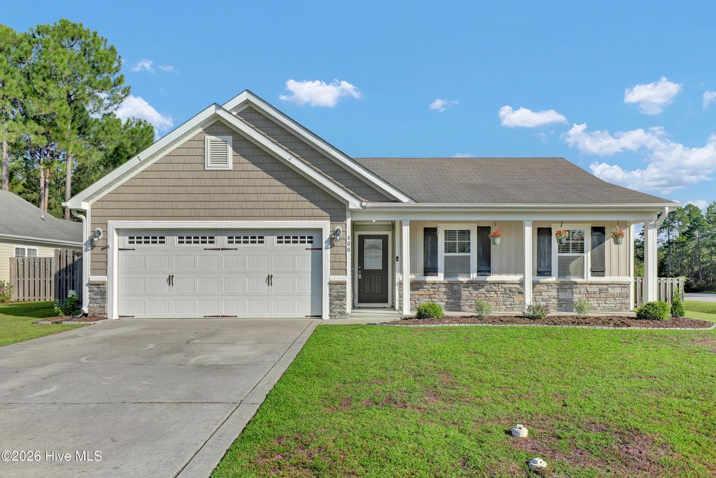 400 Blue Pennant Court, Sneads Ferry, NC 28460
