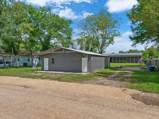 2225 Baratt Road, Friendswood, TX 77546