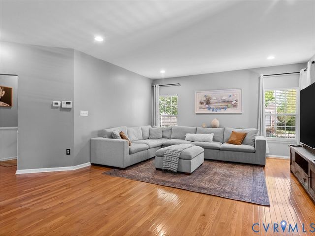 14373 Charter Landing Dr, Midlothian, VA 23114