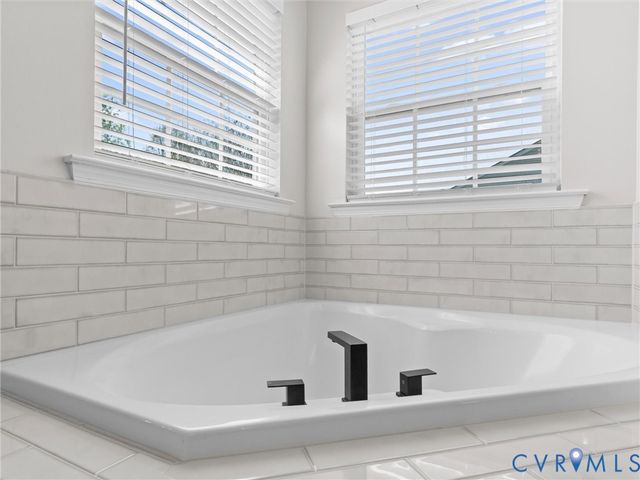 14373 Charter Landing Dr, Midlothian, VA 23114