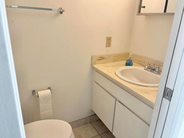 232 E Via Escuela C, Palm Springs, CA 92262