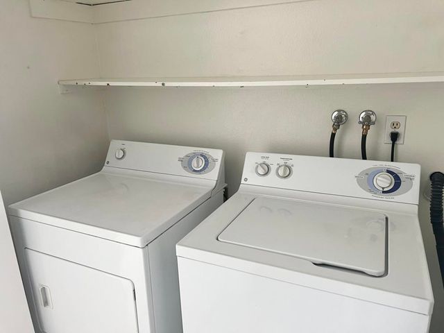 232 E Via Escuela C, Palm Springs, CA 92262