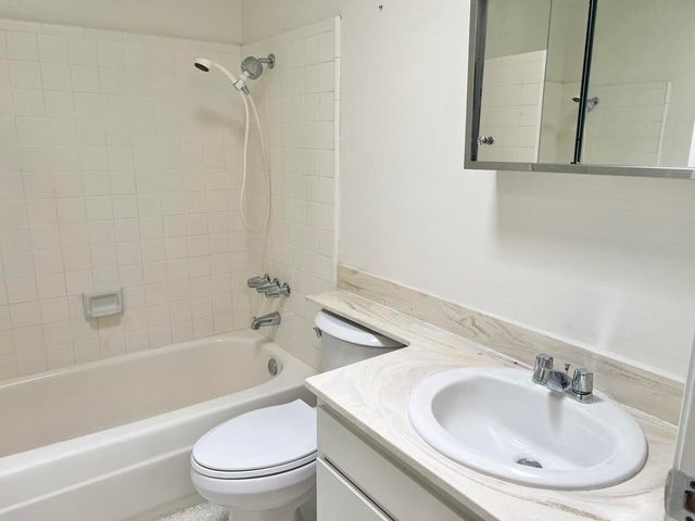 232 E Via Escuela C, Palm Springs, CA 92262