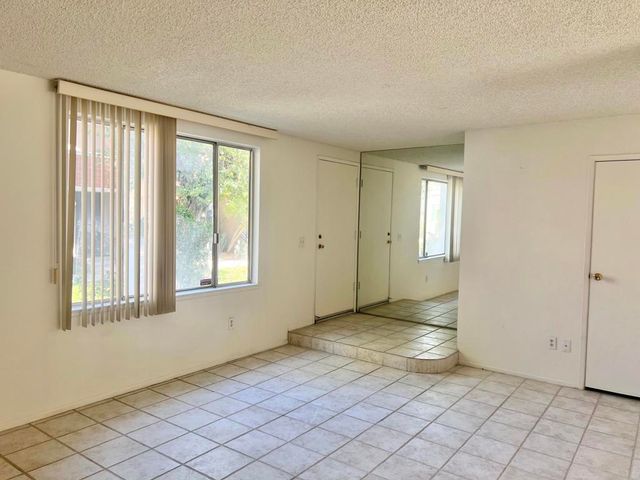 232 E Via Escuela C, Palm Springs, CA 92262