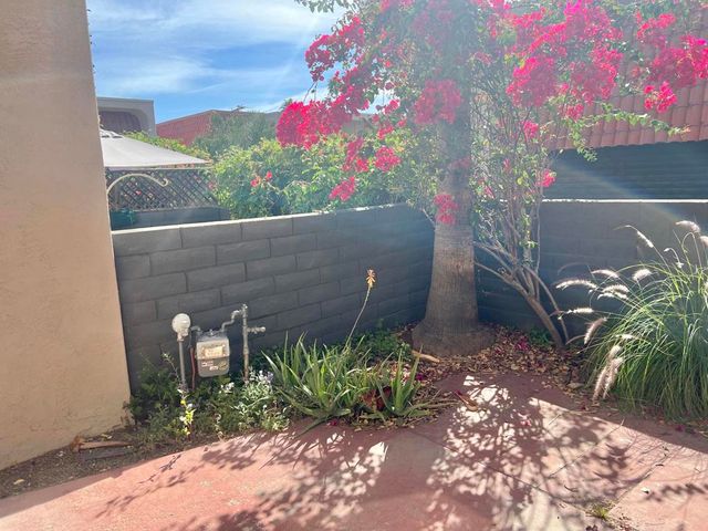 232 E Via Escuela C, Palm Springs, CA 92262