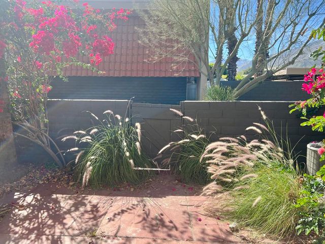 232 E Via Escuela C, Palm Springs, CA 92262