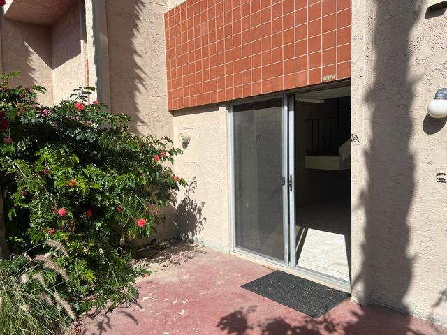 232 E Via Escuela C, Palm Springs, CA 92262