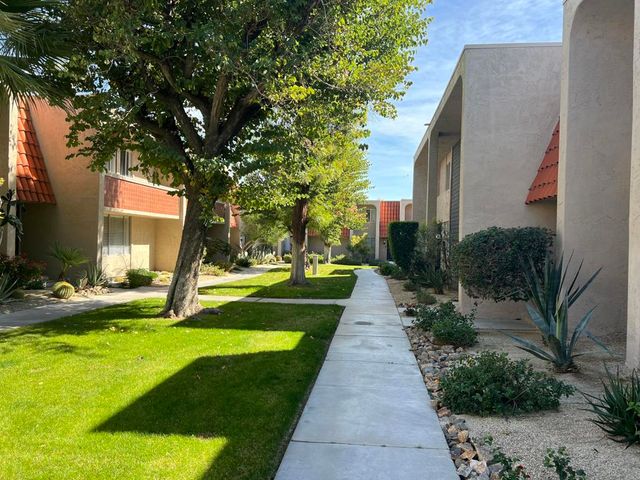 232 E Via Escuela C, Palm Springs, CA 92262