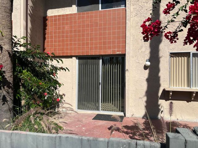 232 E Via Escuela C, Palm Springs, CA 92262