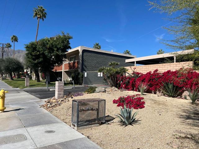 232 E Via Escuela C, Palm Springs, CA 92262