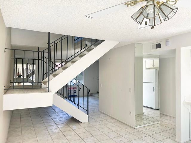 232 E Via Escuela C, Palm Springs, CA 92262