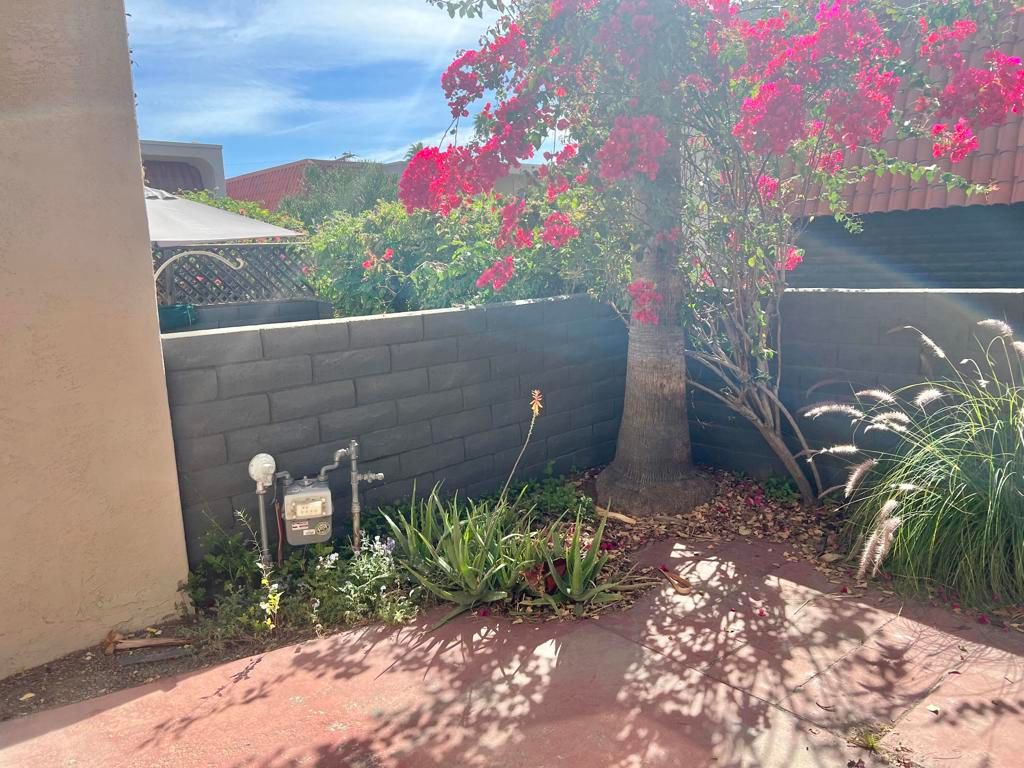 Image 30 of property listing at 232 E Via Escuela C, Palm Springs, CA 92262