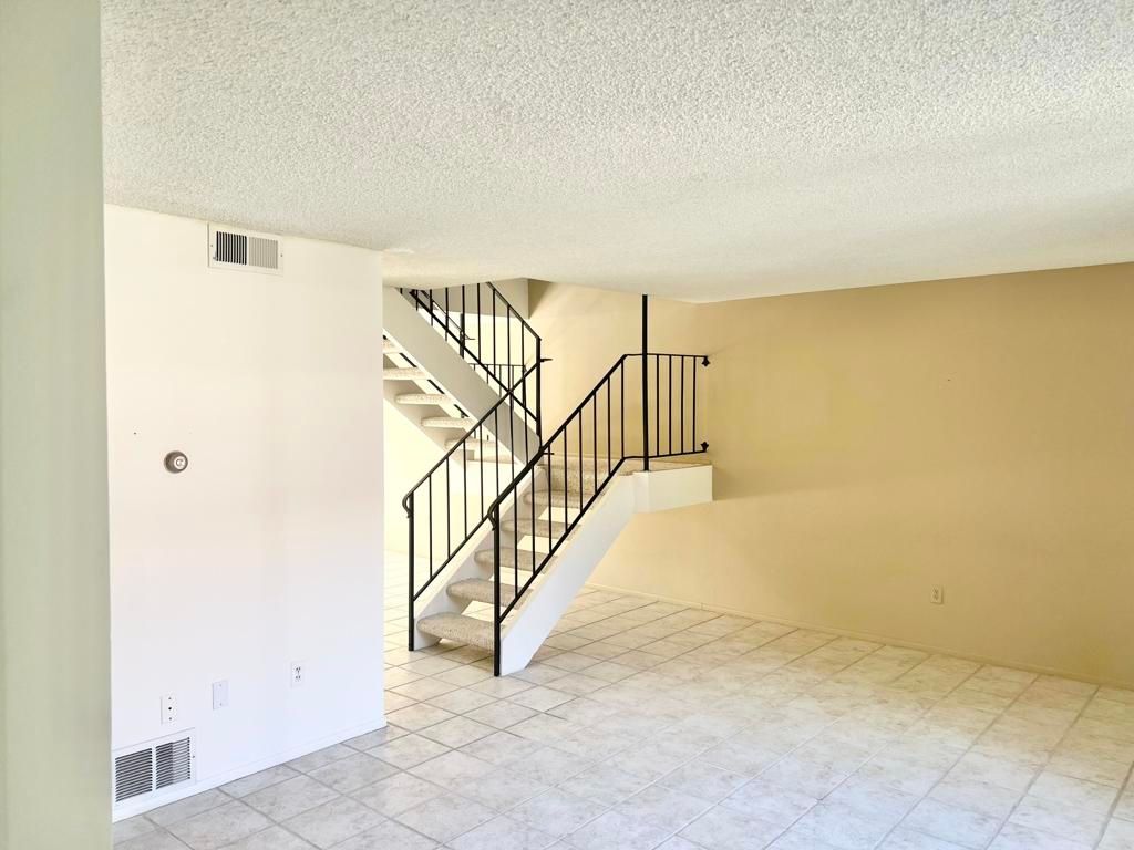 Image 4 of property listing at 232 E Via Escuela C, Palm Springs, CA 92262