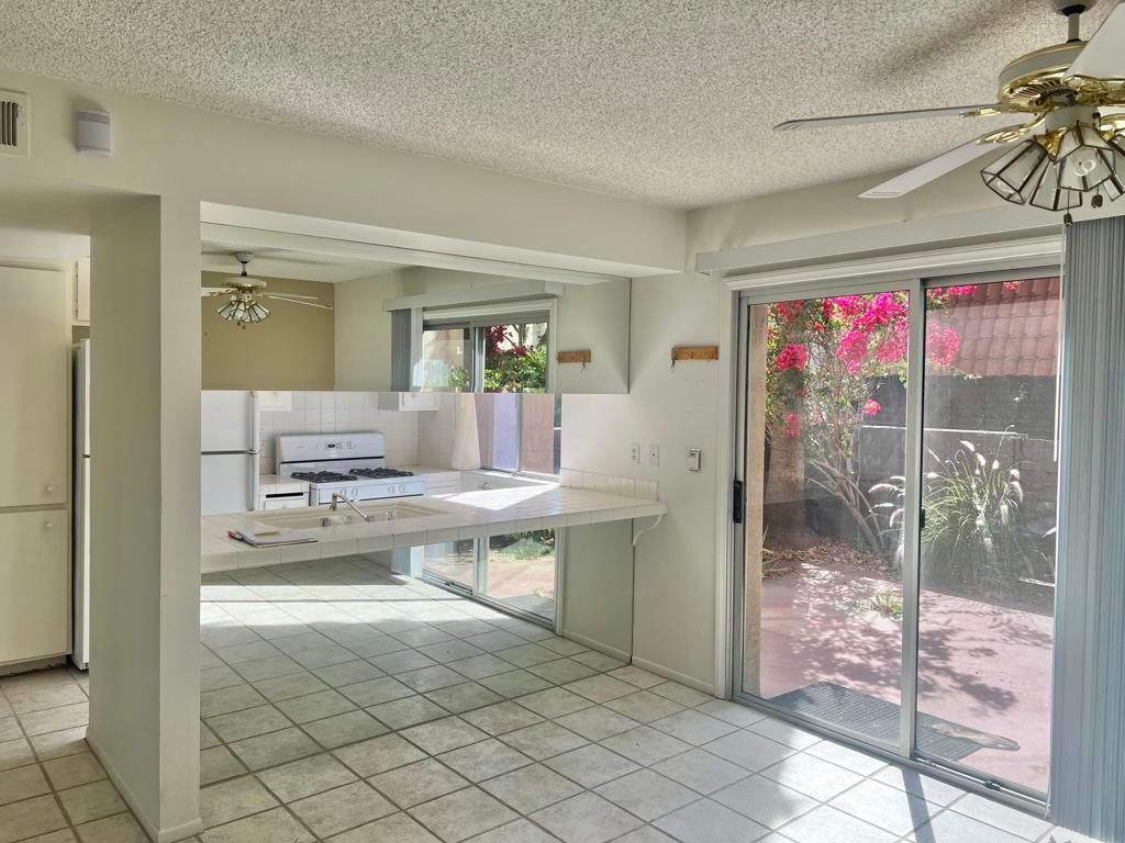 Image 9 of property listing at 232 E Via Escuela C, Palm Springs, CA 92262