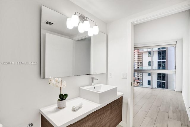 1010 SW 2nd Avenue 1708, Miami, FL 33130