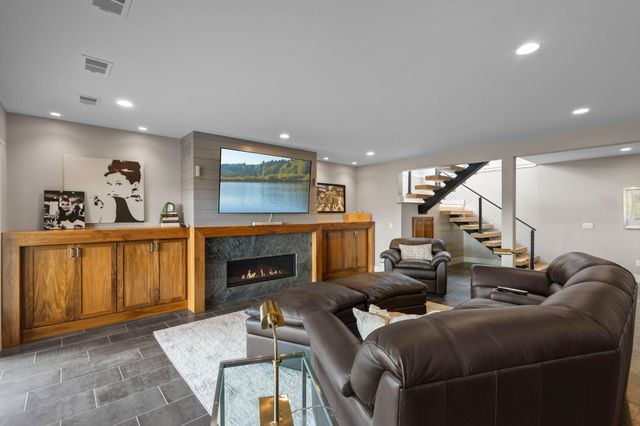7350 Inwood Way N, Grant, MN 55082